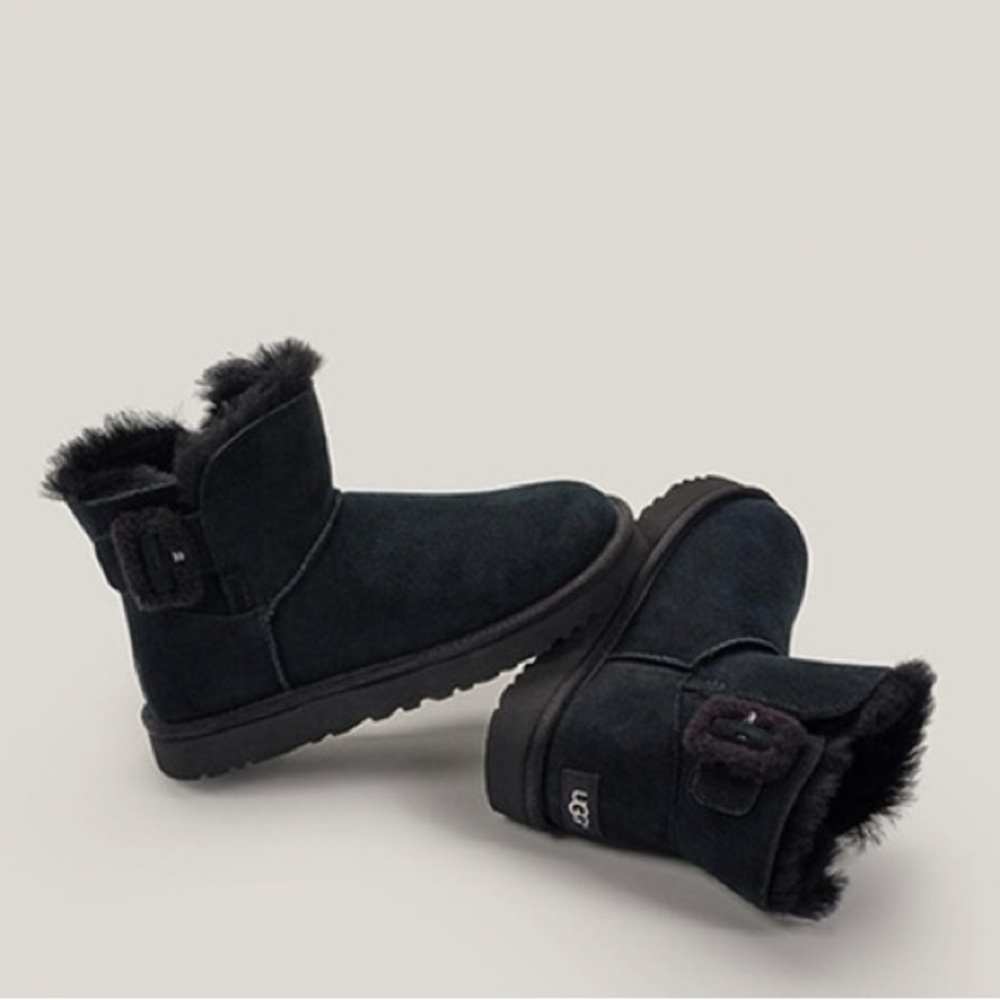 Ugg Mini Bailey Fluff Buckle Boots-9